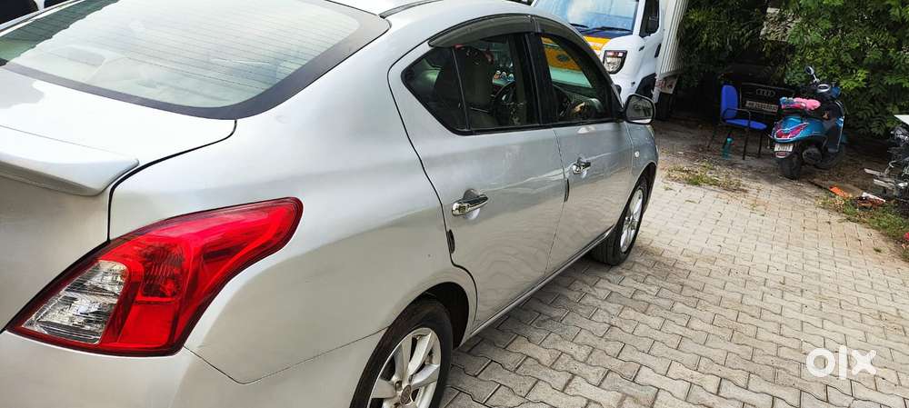 Nissan Sunny, 2012, Petrol