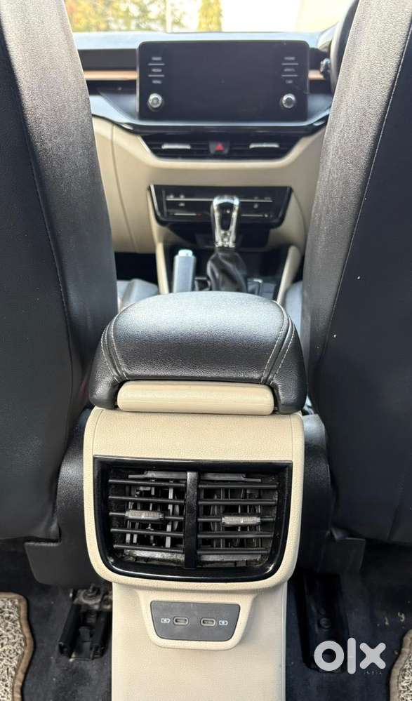 Skoda Slavia Style 1.0l Tsi At, 2022, Petrol