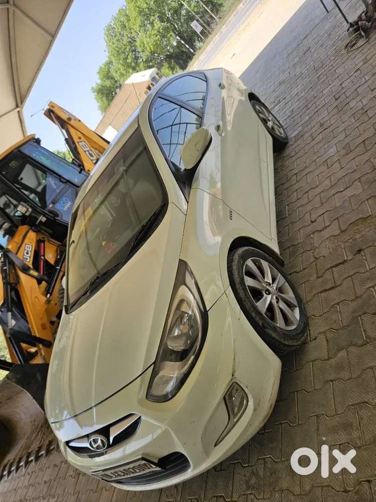Hyundai Verna 2012 Petrol 60000 Km Driven
