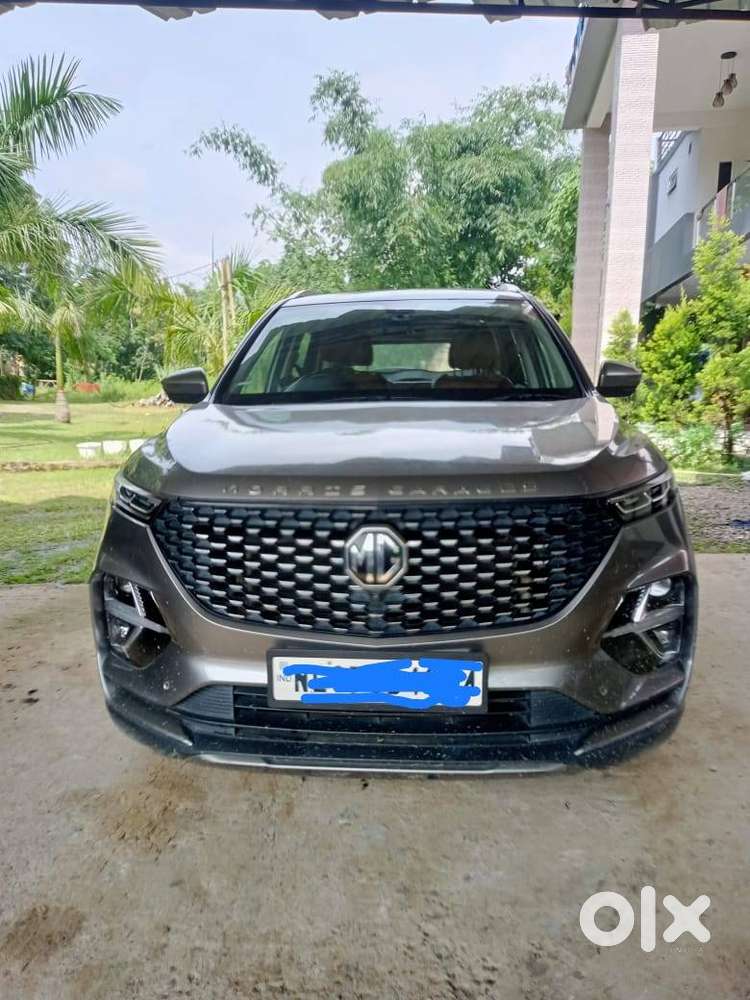 Hector Plus With Sunroof