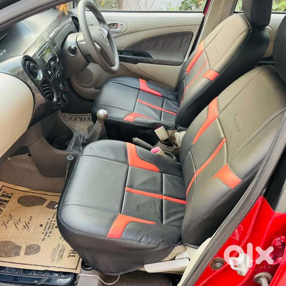 Toyota Etios Liva V Dual Tone, 2016, Petrol
