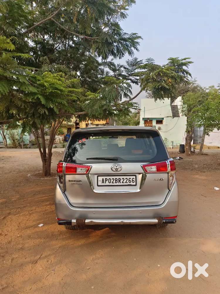 Toyota Innova Crysta 2017 Diesel 320000 Km Driven