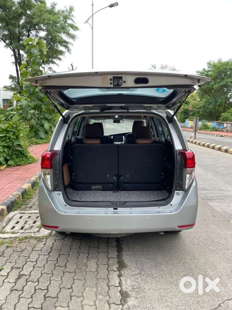Toyota Innova Crysta 2.8 Zx At 7 Seater, 2016, Diesel