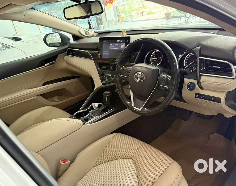 Toyota Camry Hybrid, 2024, Cng & Hybrids