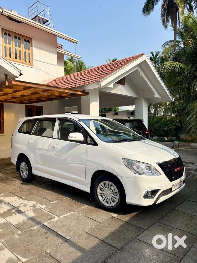 Toyota Innova 2014