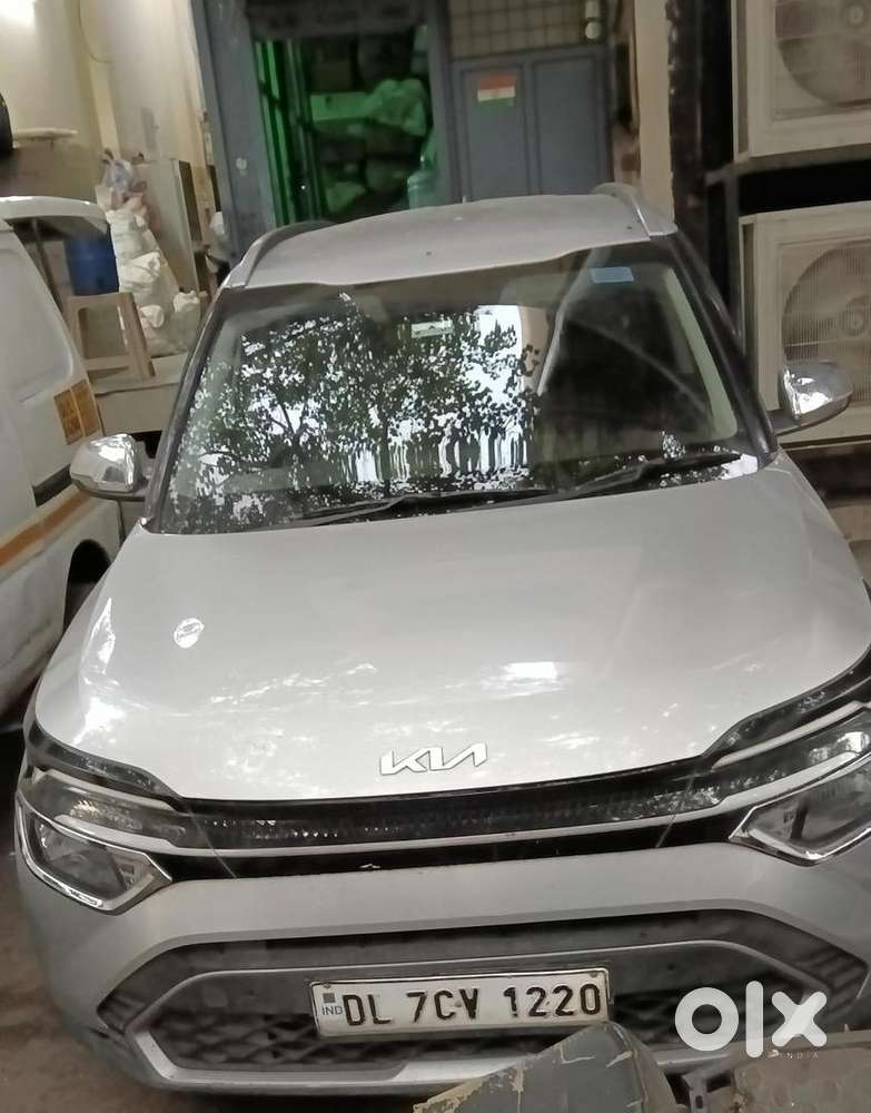 Kia Carens 2023 Petrol 40000 Km Driven