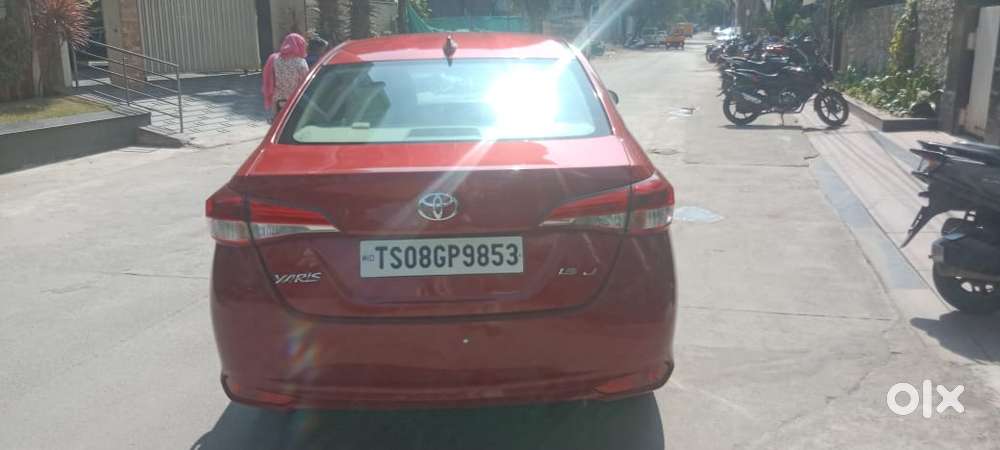 Toyota Yaris J Cvt, 2019, Petrol