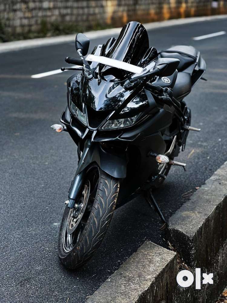 r15v3 full black