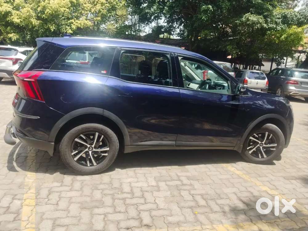 Mahindra Xuv700-ax3- 2022 Diesel
