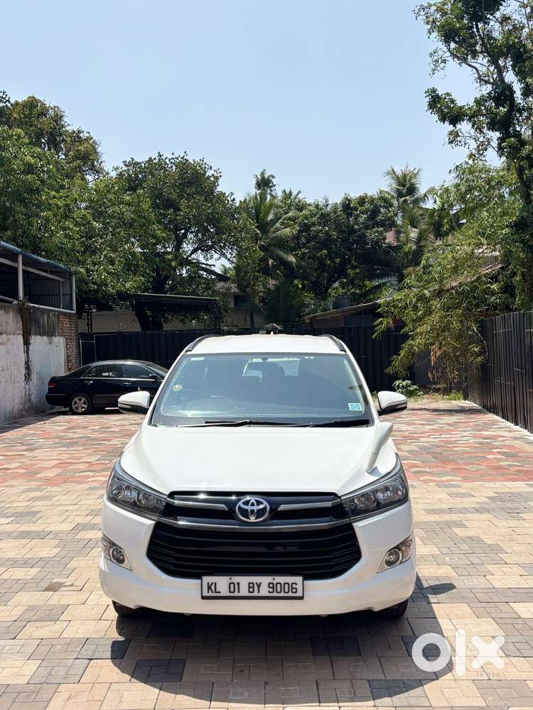 Toyota Innova Crysta 2.8 Gx At 8s, 2016, Diesel