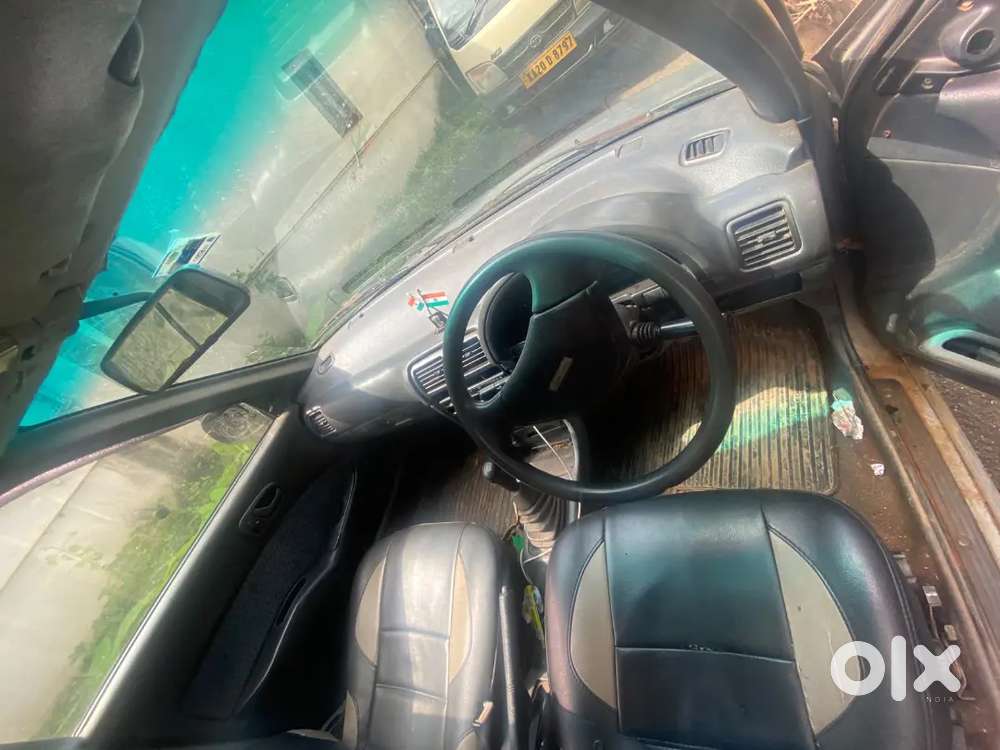 Maruti Suzuki Esteem 2000 Lxi