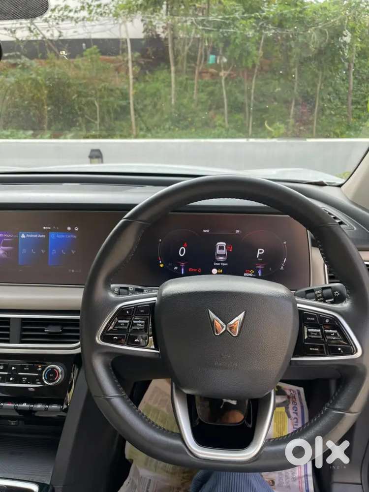 Mahindra Xuv700 2022 Diesel Well Maintained