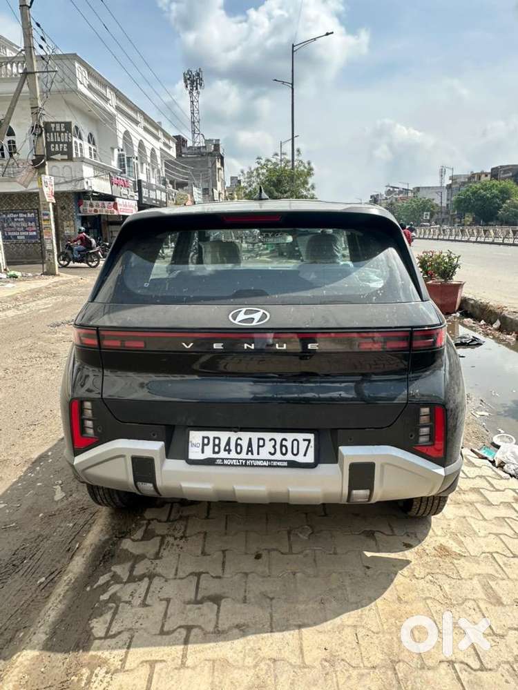 Hyundai New Venue 2025 Petrol Well Maintained