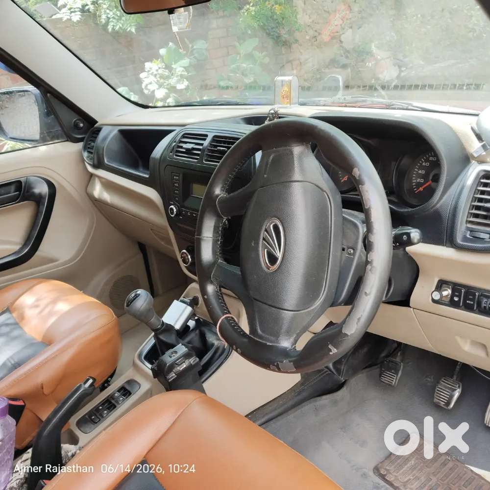 Mahindra Tuv 300 2015 Diesel 810000 Km Driven