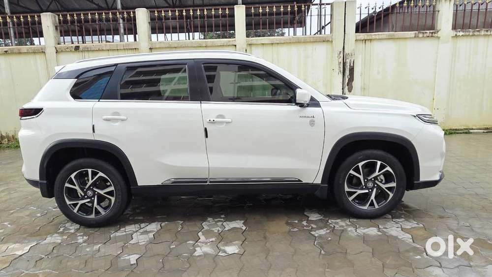 Toyota Hyryder Top Model At In Showroom Condition