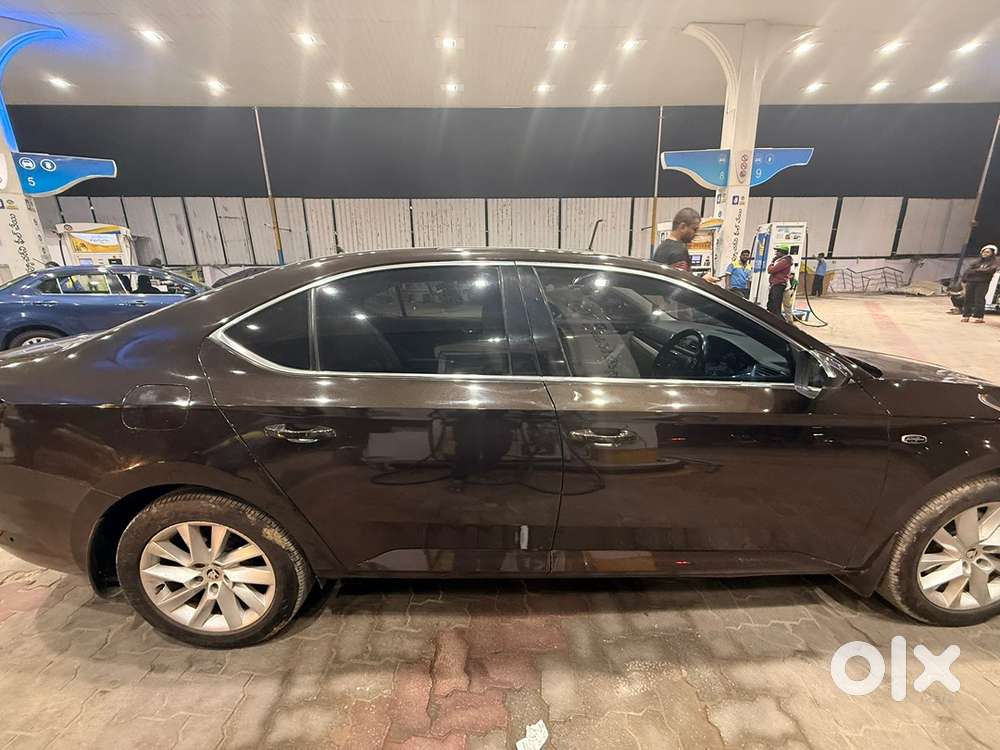 Skoda Superb Automatic Petrol 2017