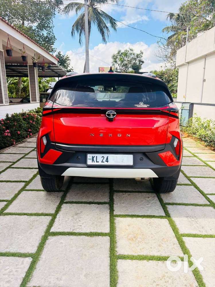 Tata Nexon Creative Plus 1.2 Revotron Petrol 6 Mt, 2023, Petrol