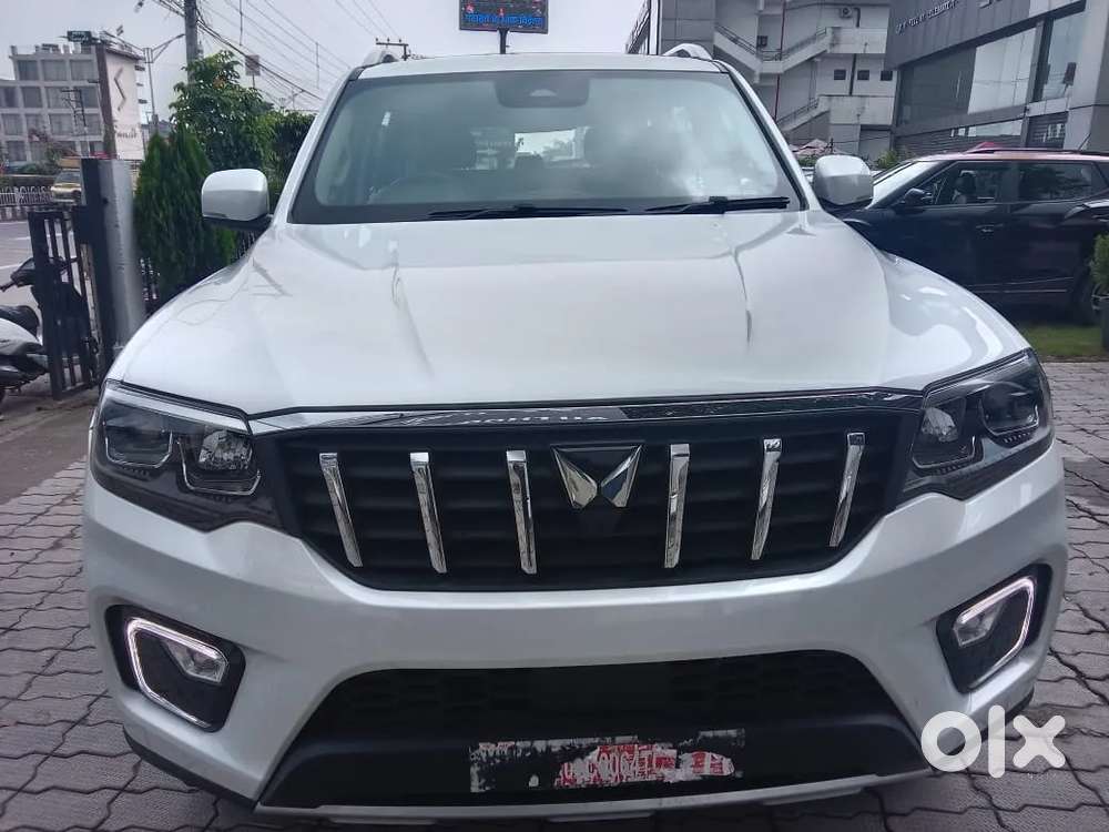 Mahindra Scorpio N Z8 Petrol At 7 Str, 2025, Petrol