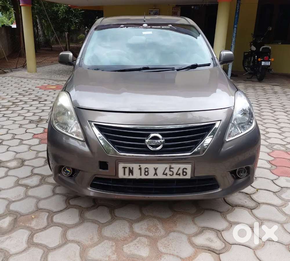 Nissan Sunny 2012