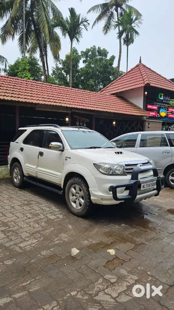 Toyota Fortuner 2010