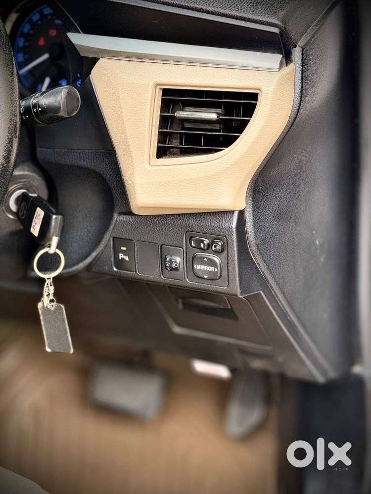 Toyota Corolla Altis G At, 2015, Petrol