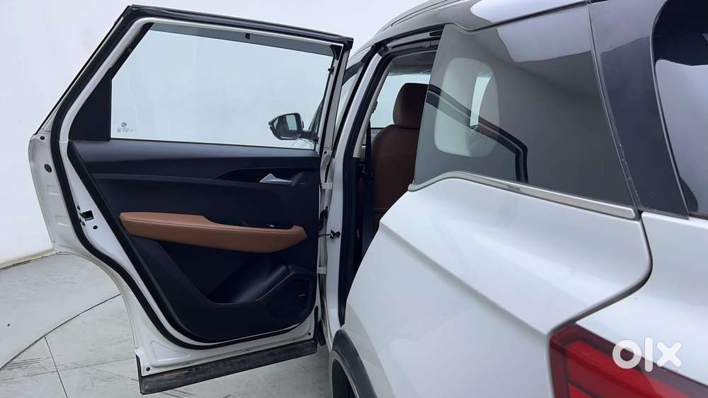 Mg Hector Plus 1.5 Sharp Turbo Cvt 6 Str, 2022, Petrol