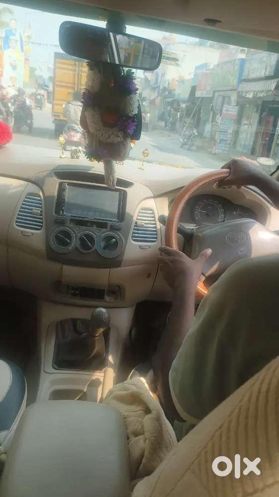 Best Car In 8seater