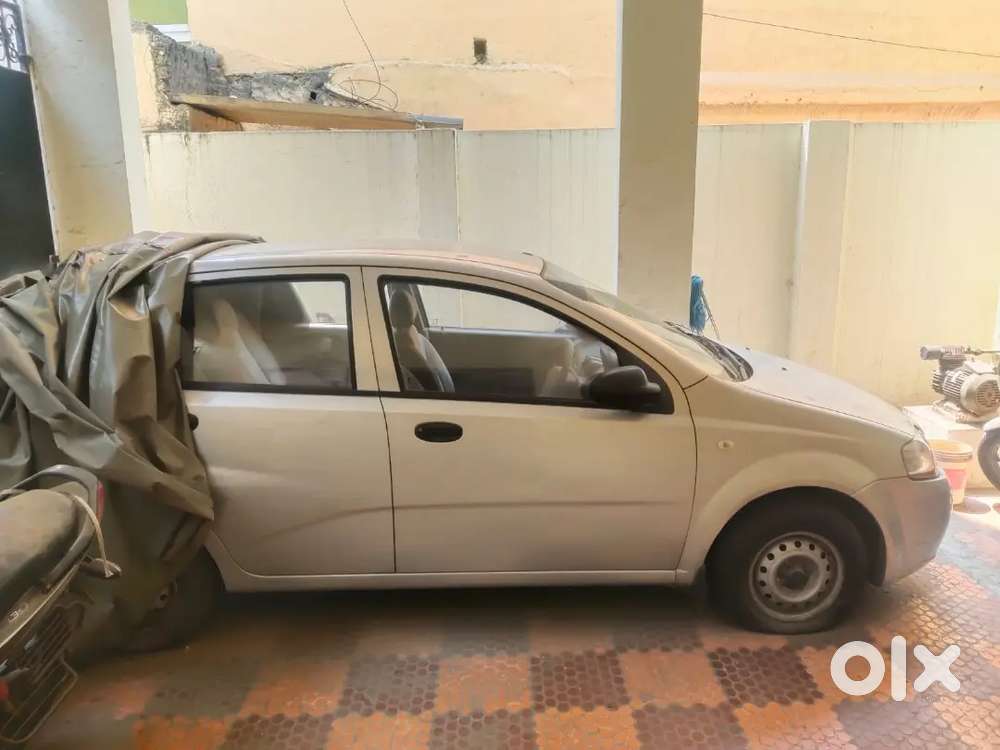 Chevrolet Uva Silver Sedan