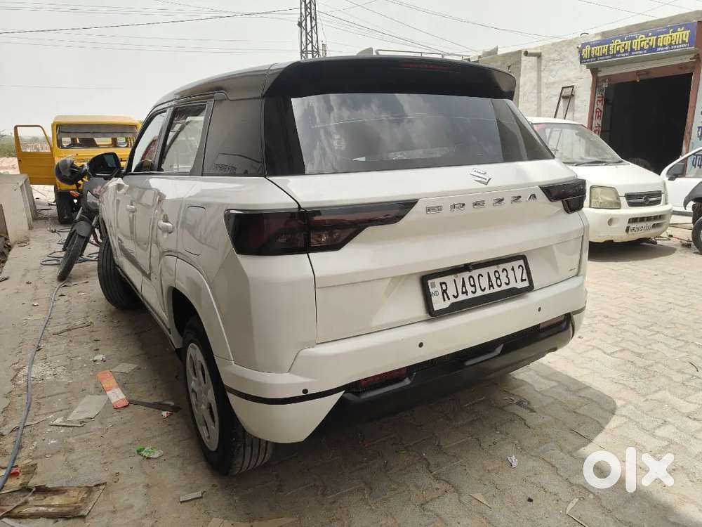 Maruti Suzuki Brezza 22/12/2023/24 Top Model Canvort Full