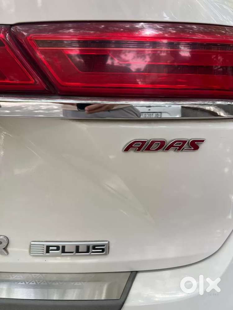 Mg Hector Plus Savvy Pro 1.5 Turbo Petrol Cvt 7 Str Dual Tone, 2023,..