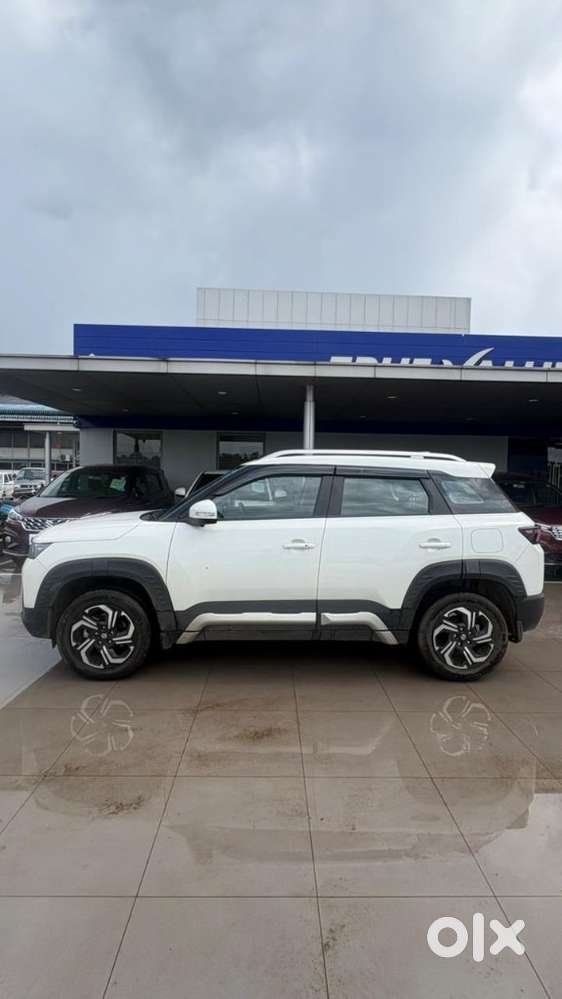 Maruti Suzuki Brezza 1.5 Zxi Smart Hybrid, 2023, Petrol