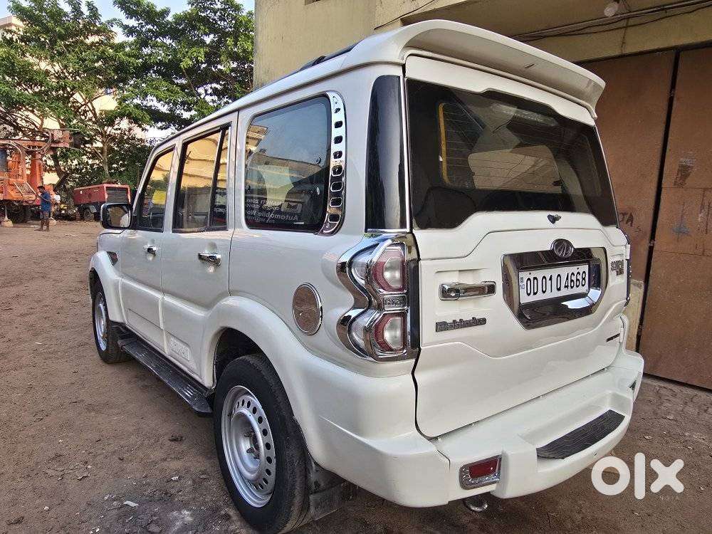 Mahindra Scorpio S6 Plus, 2017, Diesel