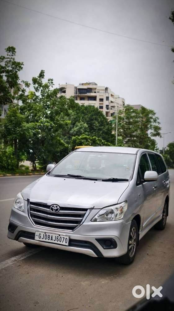 Toyota Innova 2.5 Gx (diesel) 8 Seater Bs Iv, 2014, Diesel