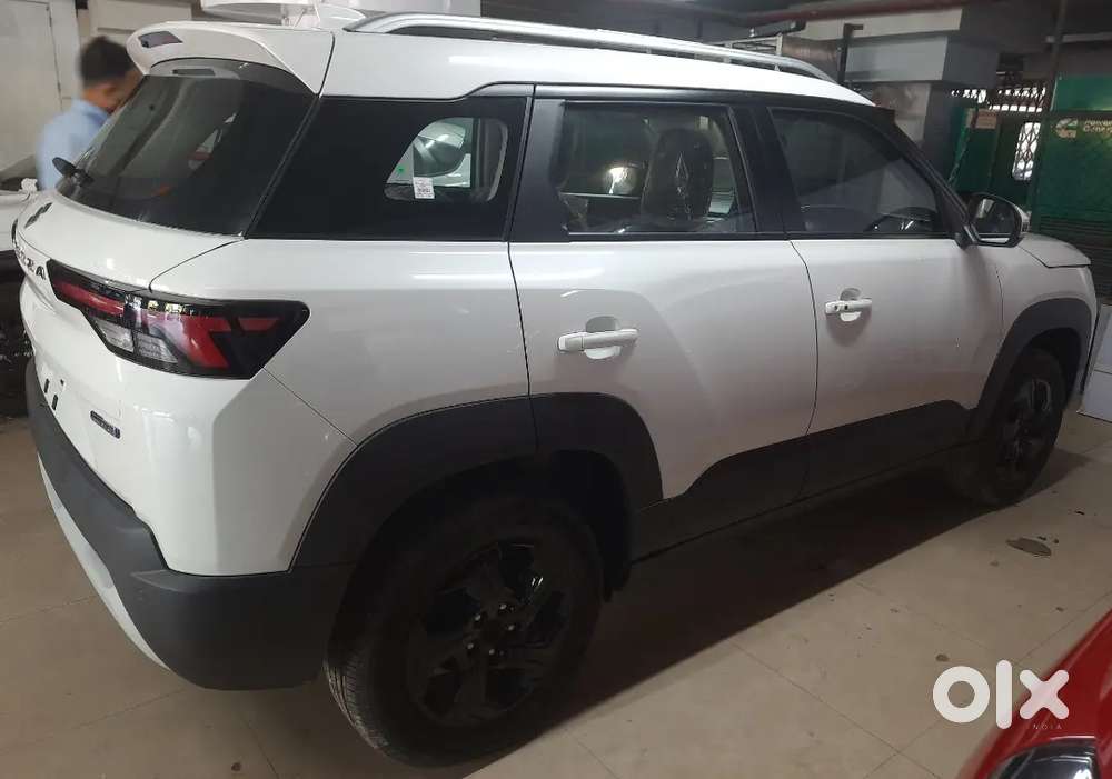 Maruti Brezza Zxi 2025