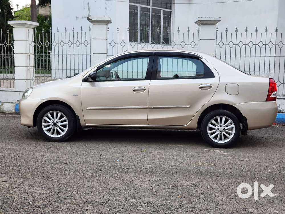 Toyota Etios Cross 1.5 V, 2011, Petrol