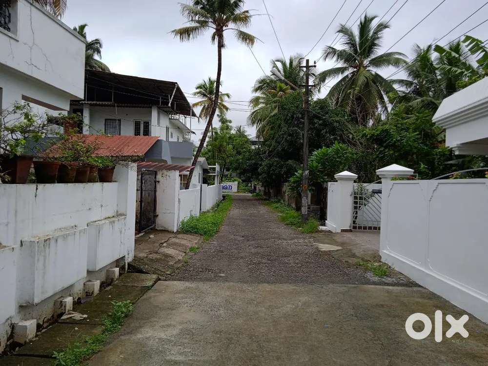 Kadavanthra Nr Giridhar Eye Residential Plot 7.2Cents20L Per cent
