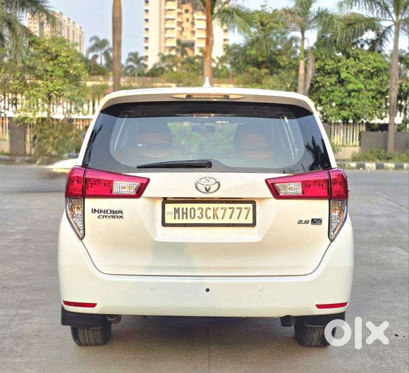 Toyota Innova Crysta 2.8 Zx At 7 Seater, 2016, Diesel