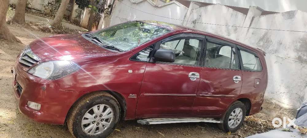 Toyota Innova 2010 Diesel 300000 Km Driven