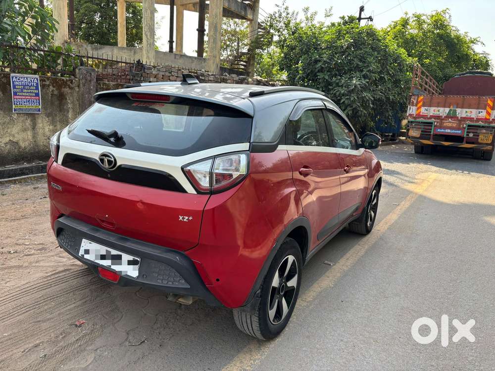 Tata Nexon 1.2 Revotron Xza Plus Dualtone, 2018, Petrol