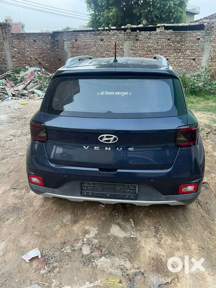 Hyundai Venue 2021 Petrol Well Maintained