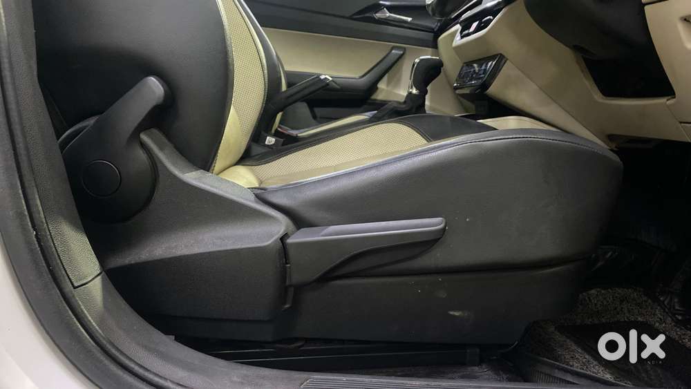 Skoda Slavia 1.0 Tsi Style At, 2022, Petrol