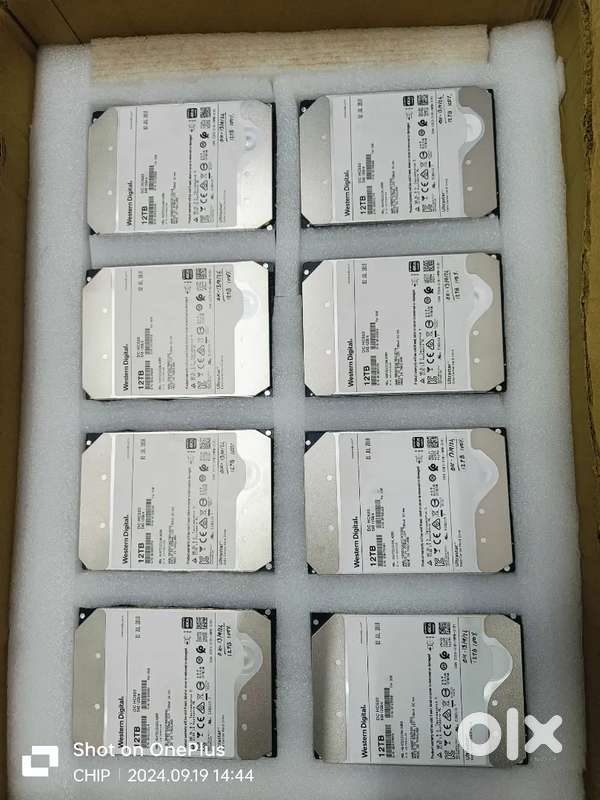 HGST WD Ultrastar DC HC520 HUH721212AL4200 12TB HDD 7200RPM SAS 12Gb/s