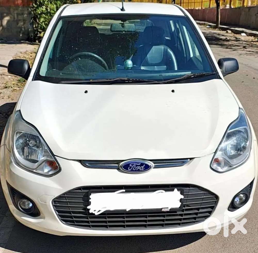 Ford Figo Titanium 2015 Petrol