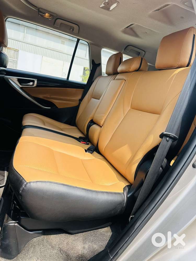 Toyota Innova Crysta 2.4 V 8 Str, 2016, Diesel