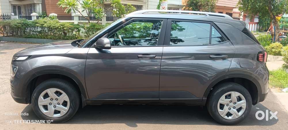 Hyundai Venue 1.2 S Plus, 2022, Petrol