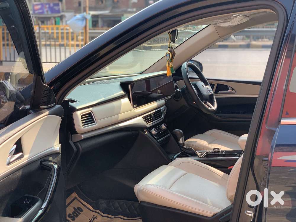 Mahindra Xuv700 2.2 Ax 7 Diesel Mt Luxury Pack Str, 2023, Diesel