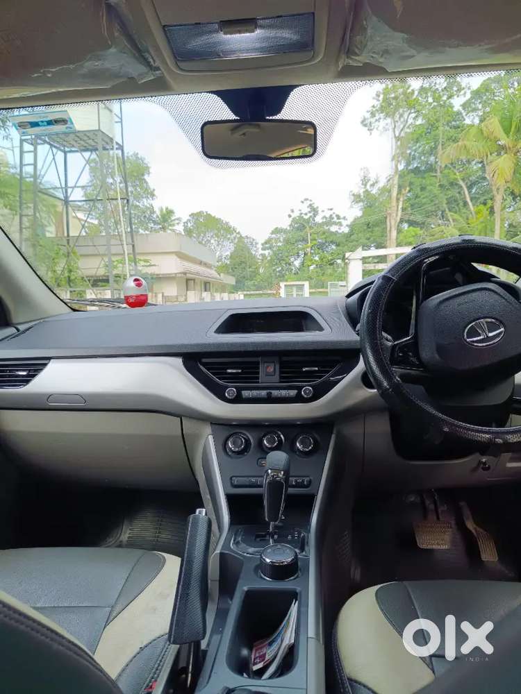 Tata Nexon Petrol (automatic) 2018