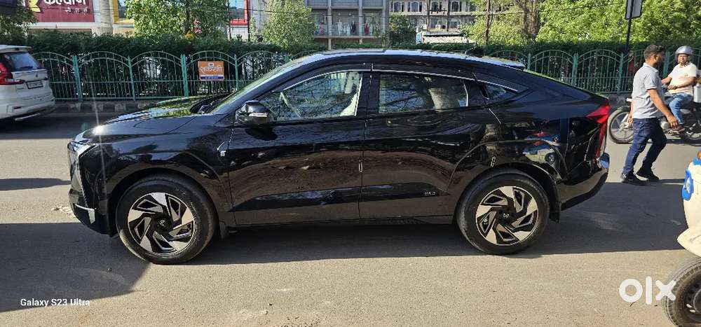 Mahindra Xev 9e Top Model November 2025 Electric 4000 Km Driven