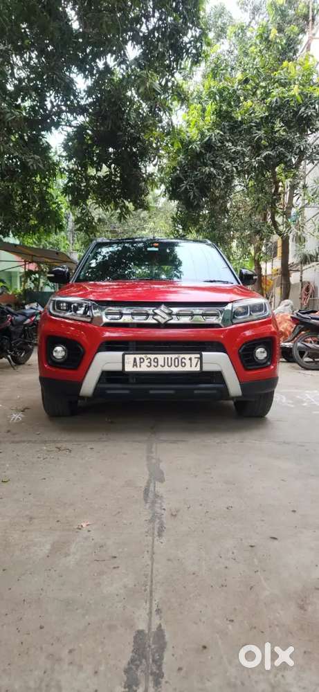 Selling Showroom Condition Vitara Brezza Zxi Plus Dualctone