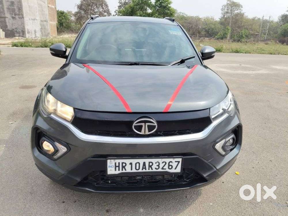Tata Nexon, 2023, Petrol